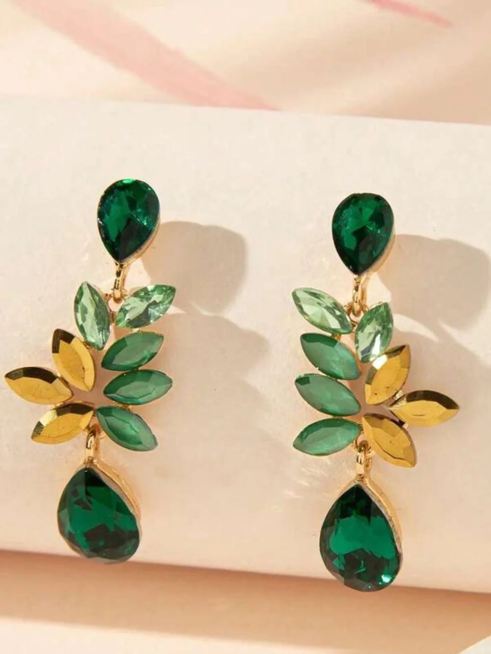 N/A stunning green